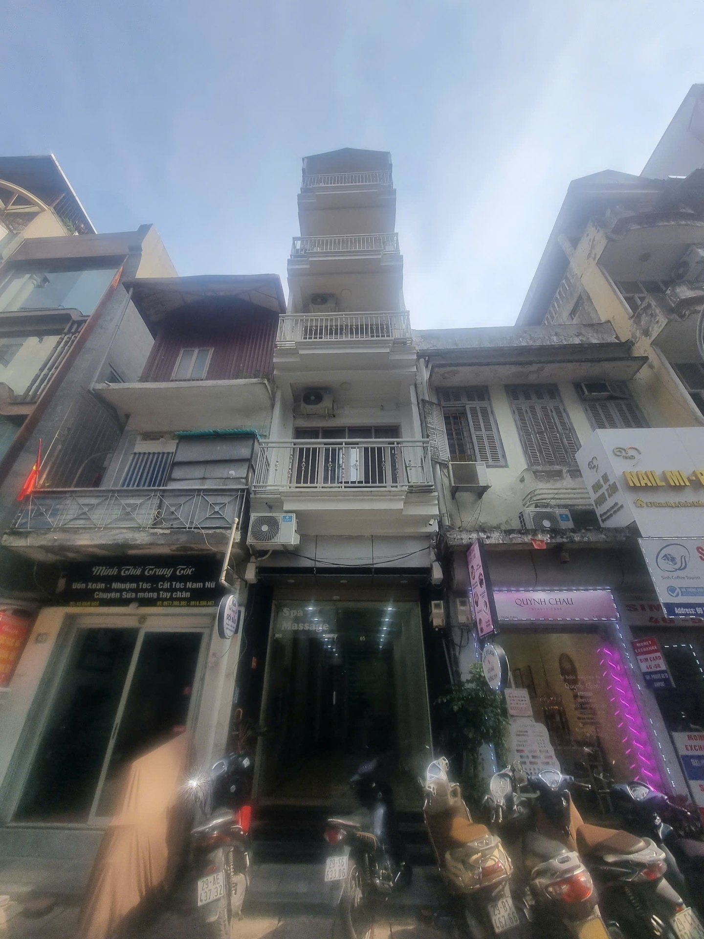 thi công giặt sấy tự động