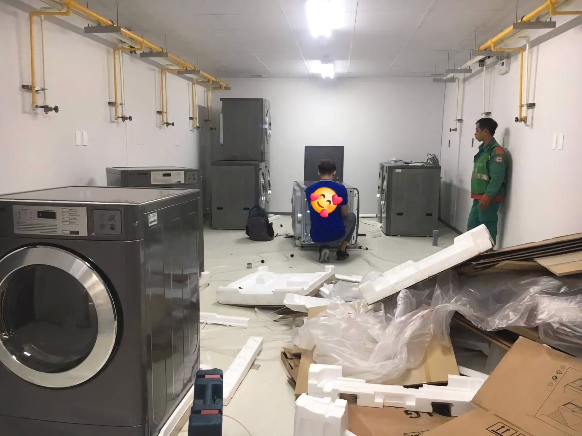 thi công giặt sấy tự động LG