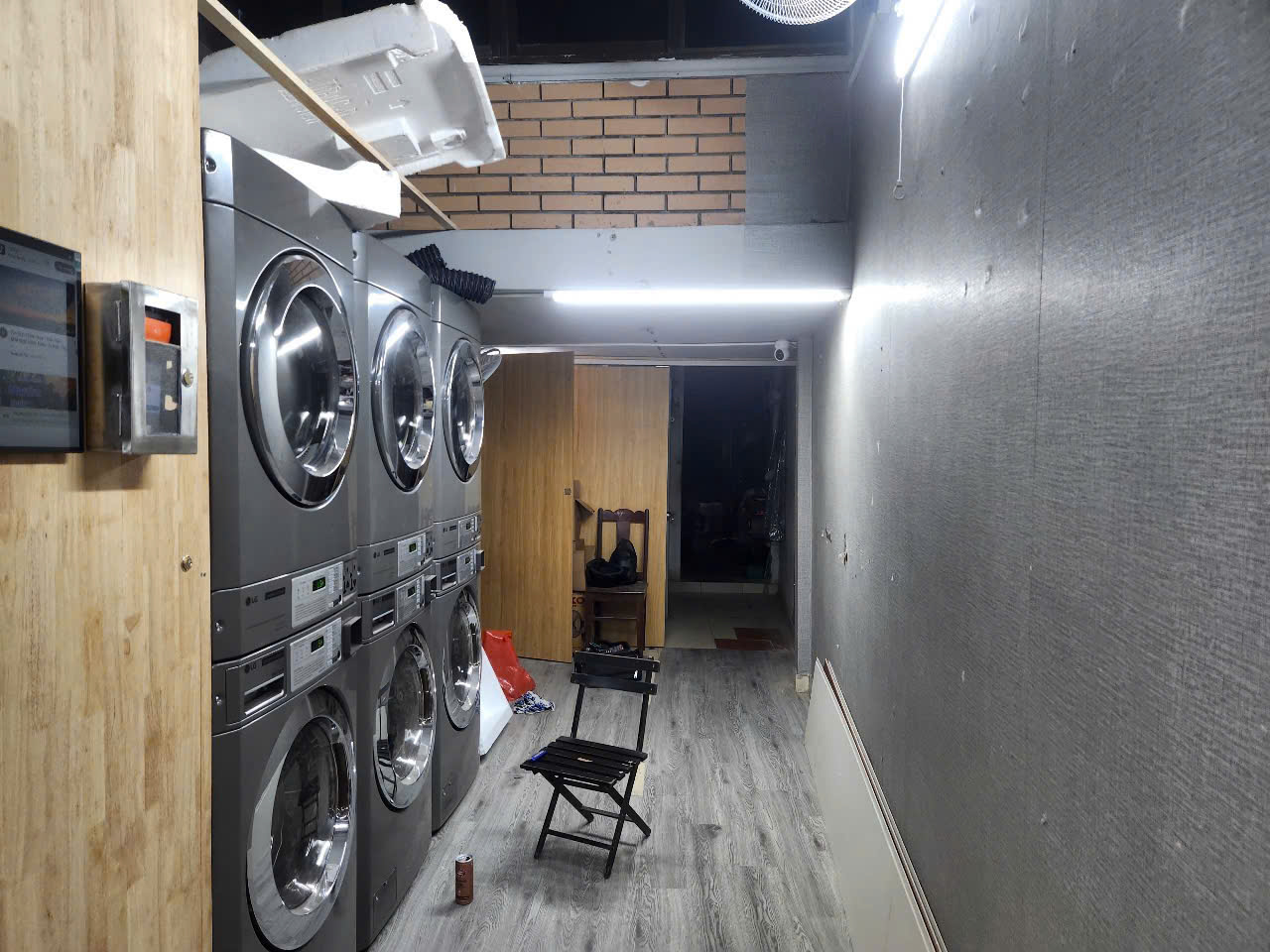 nhượng quyền giặt sấy tự động LG