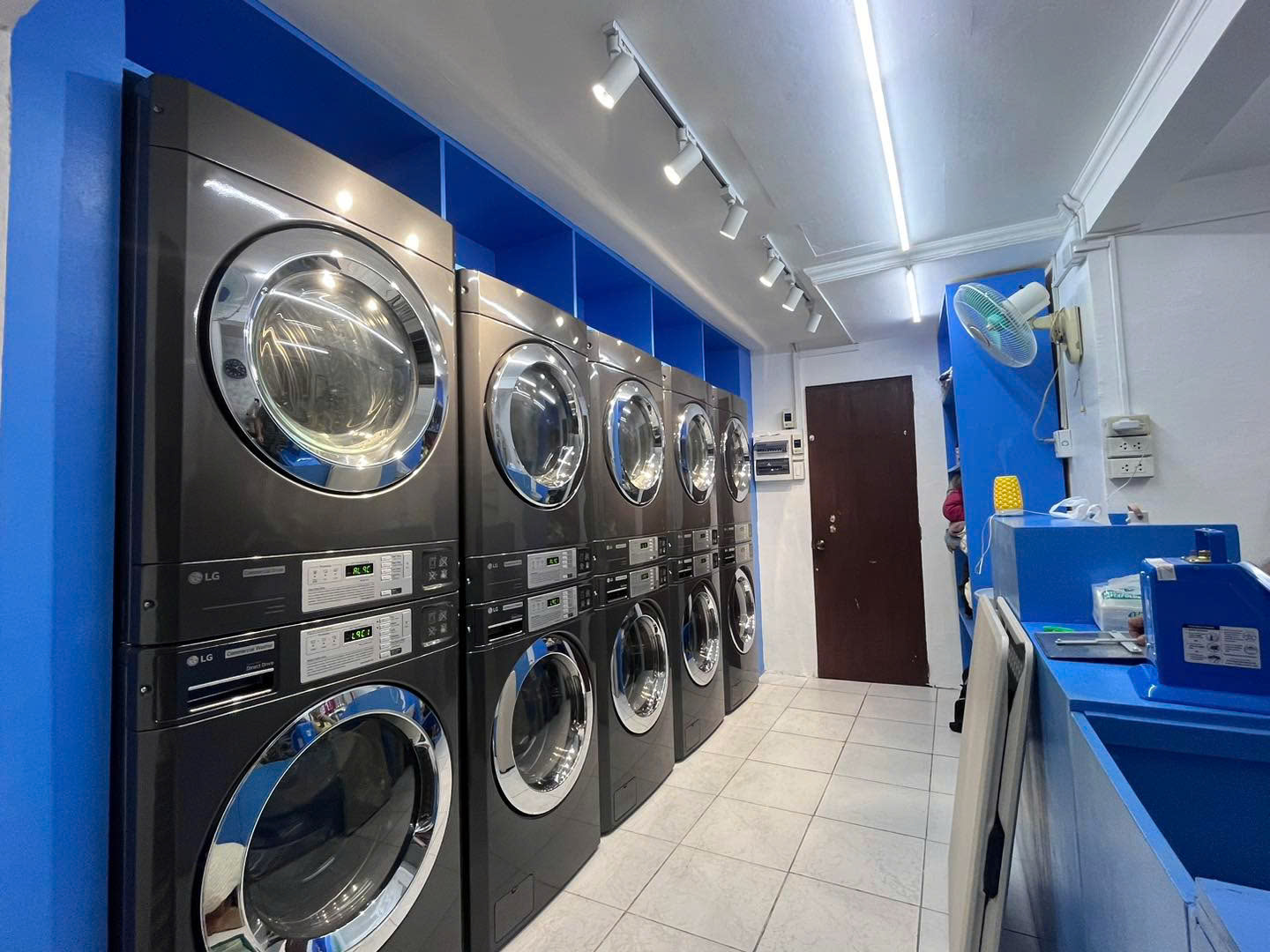 chi phí đầu tư giặt sấy tự động LG