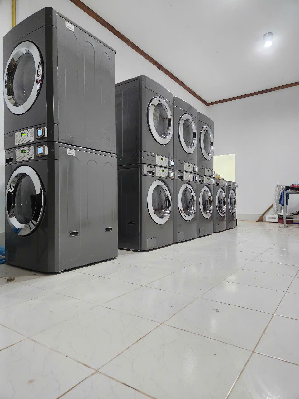 Giặt sấy tự động LG tại L&agrave;o